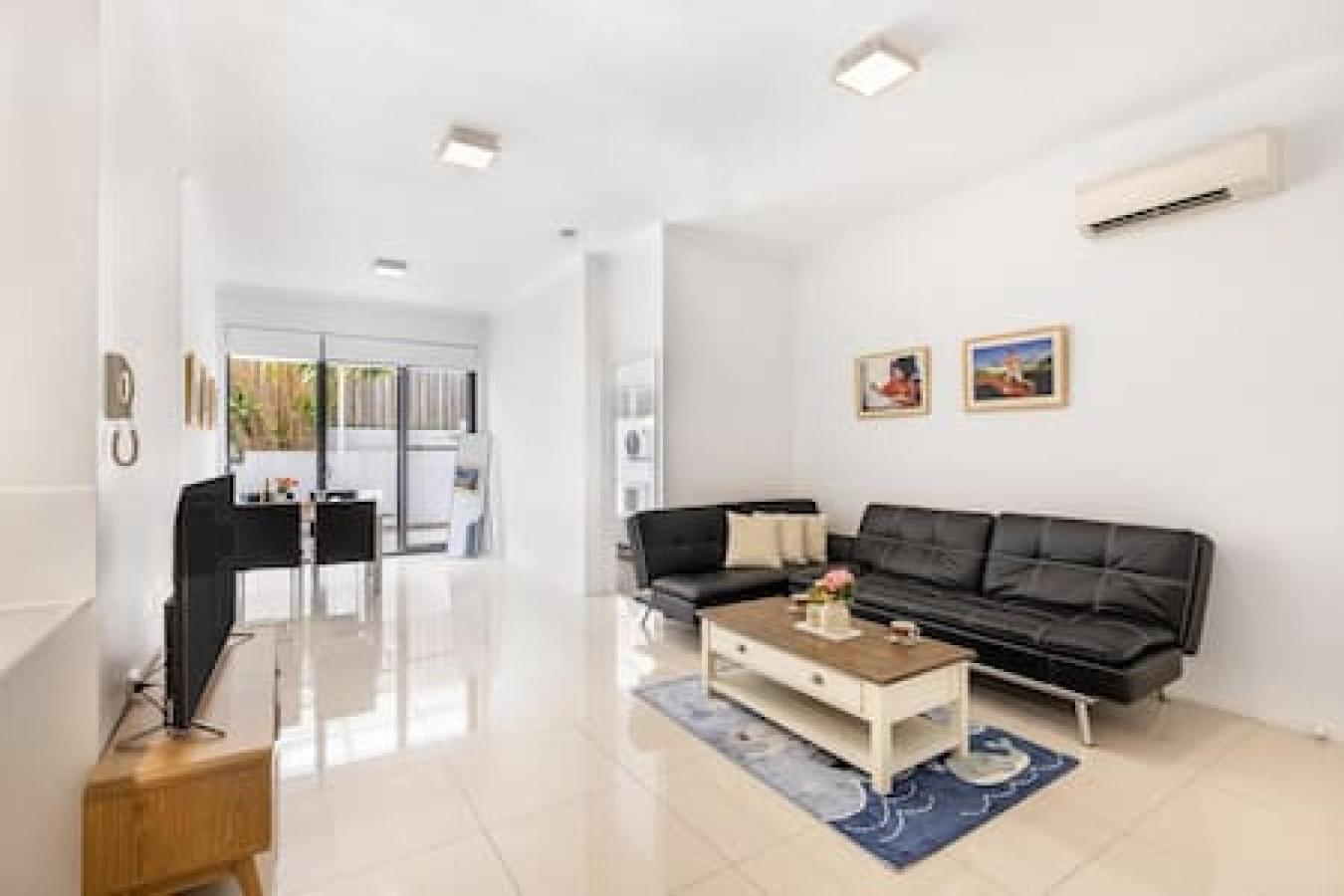 Of Toowong Neat Near Station